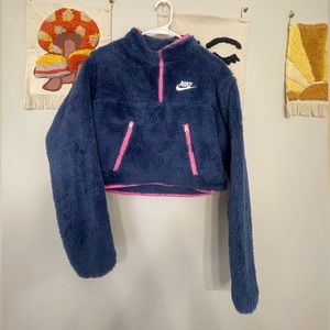 Nike cropped sherpa fleece! Size XS. Condition is like new